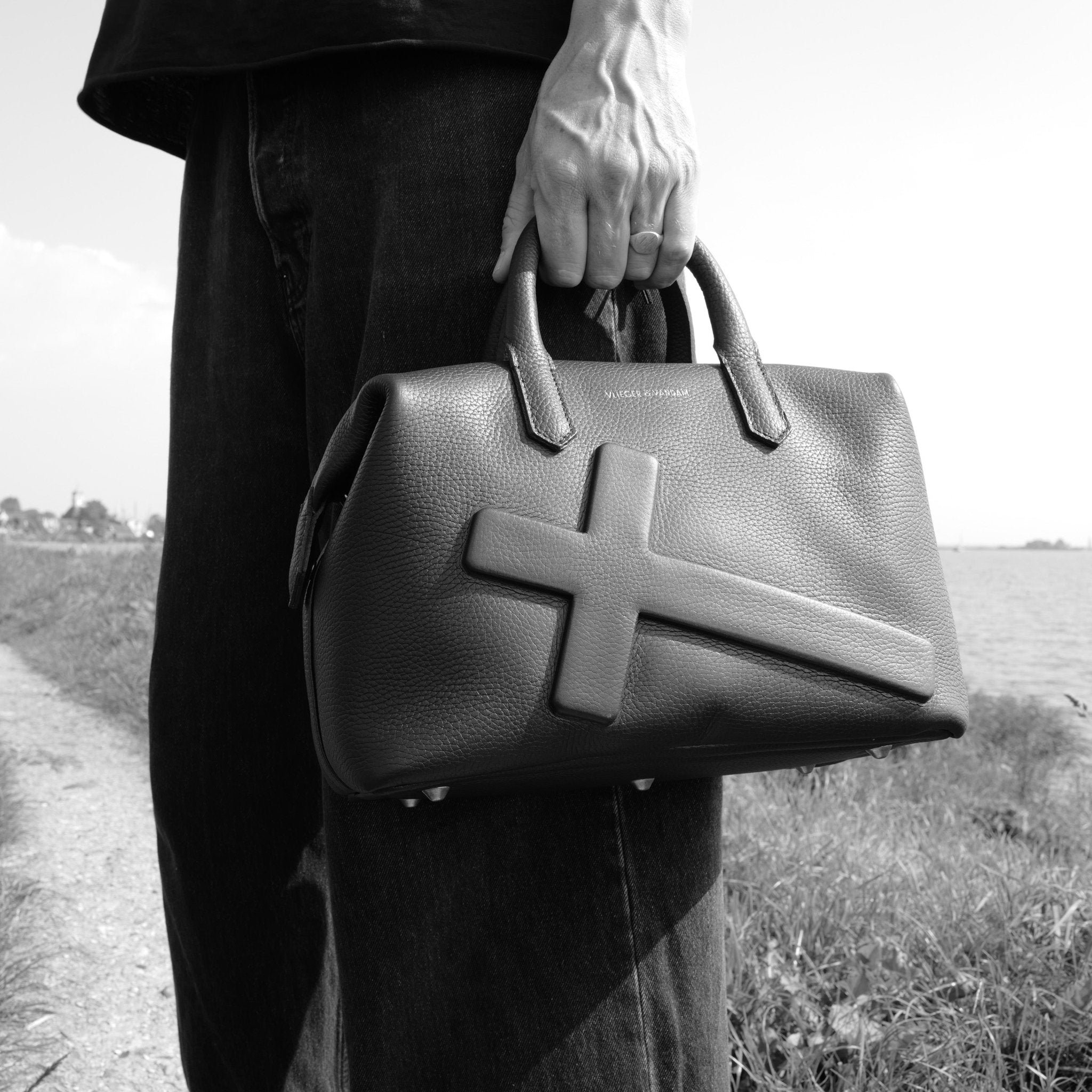 Day Tripper Crucifix - Vlieger & Vandam