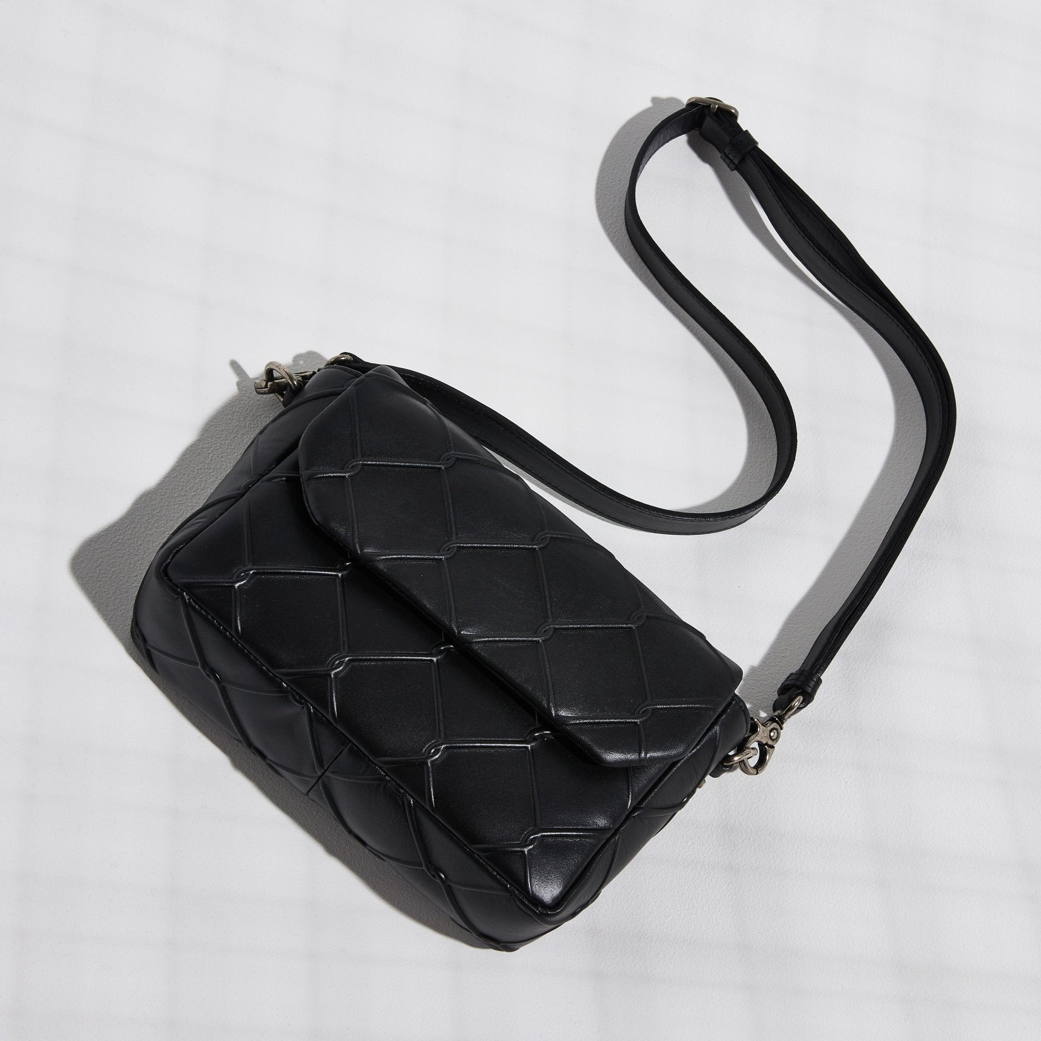 Shoulder Bag Fence in Black | Vlieger & Vandam
