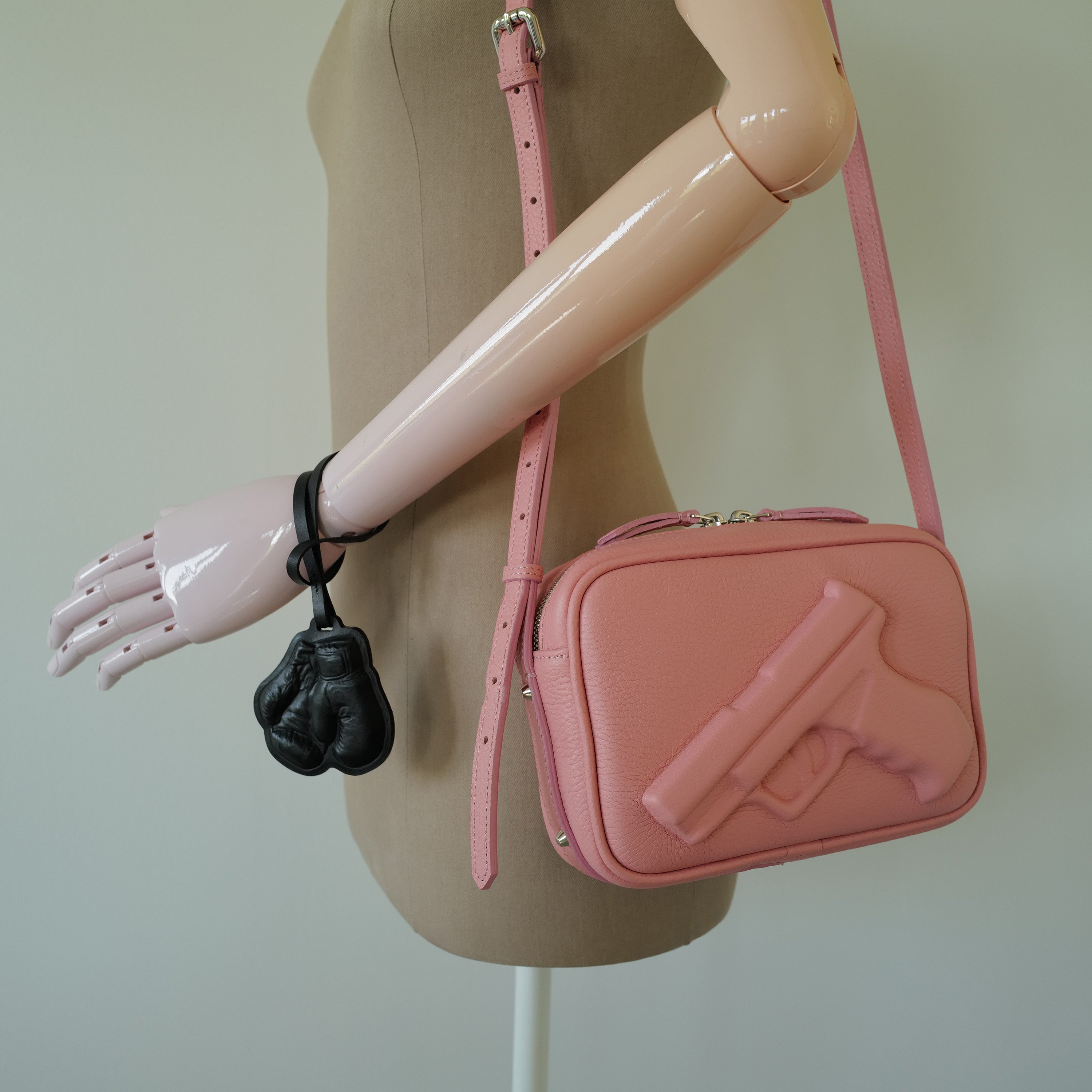 Camera Bag Gun in Pink
