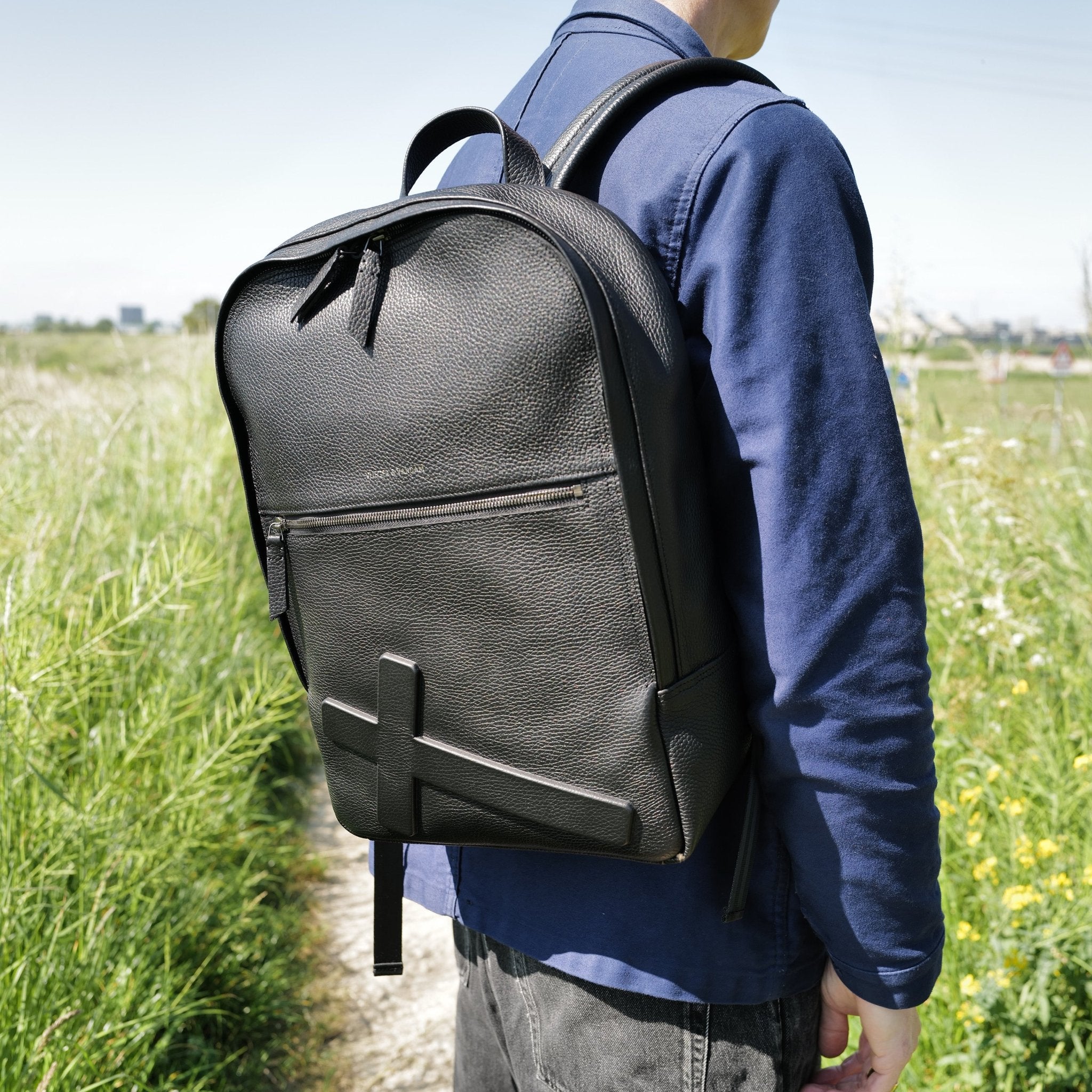 Backpack Large Crucifix in Black | Vlieger & Vandam