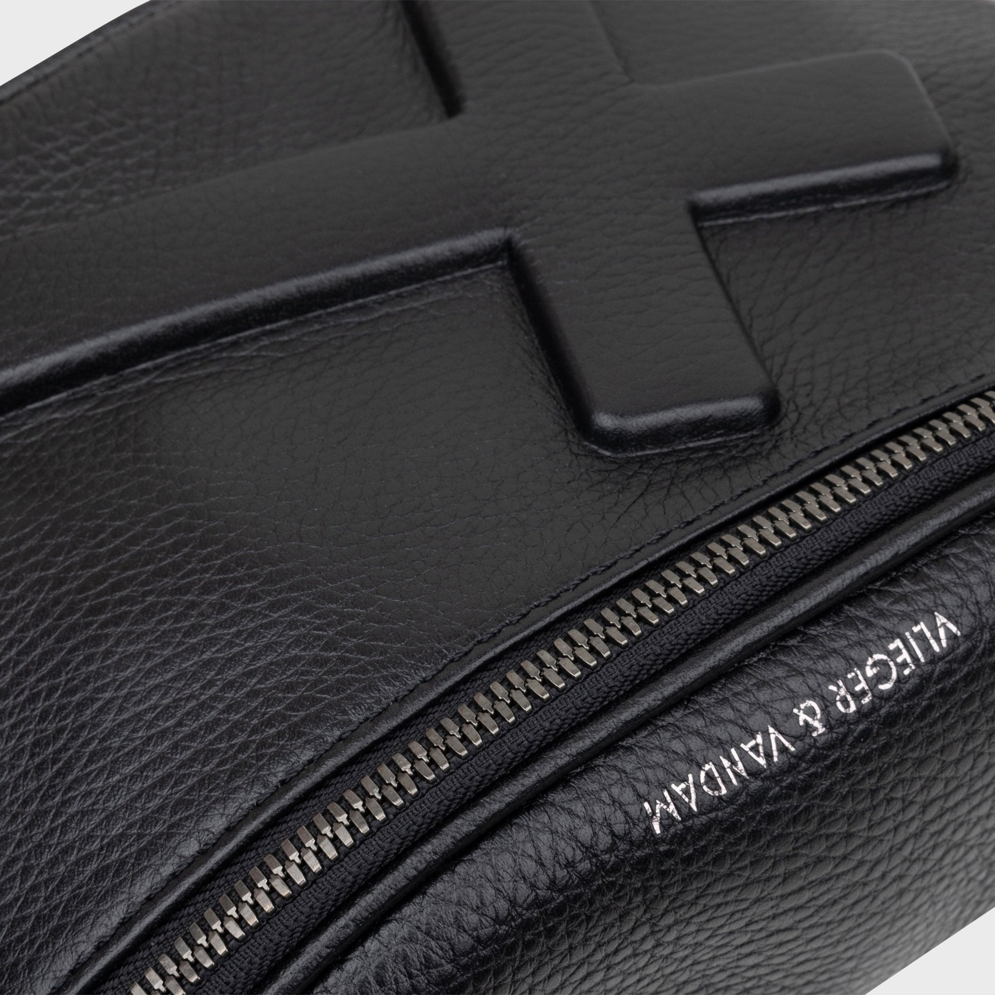 Belt Bag Crucifix in Black | Vlieger & Vandam