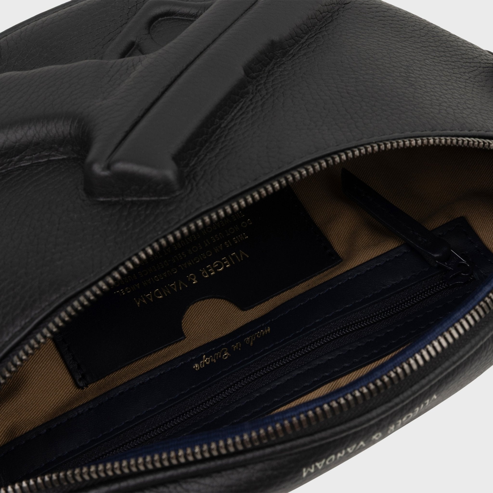 Belt Bag Gun in Black | Vlieger & Vandam