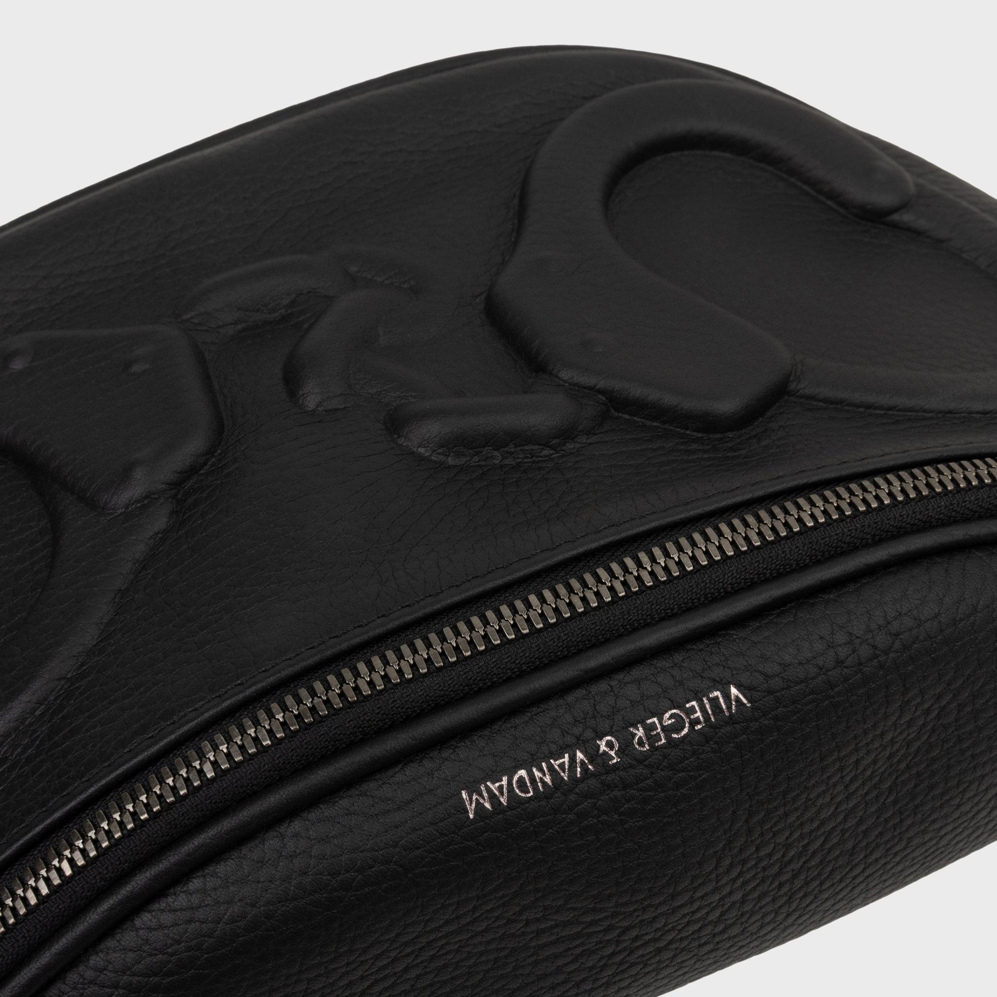 Belt Bag Handcuffs in Black | Vlieger & Vandam