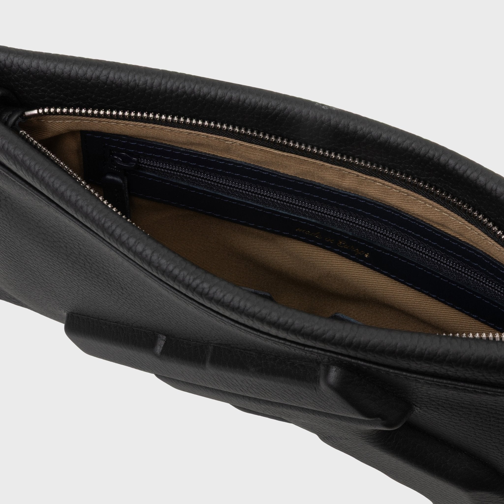 Clutch Gun in Black | Vlieger & Vandam