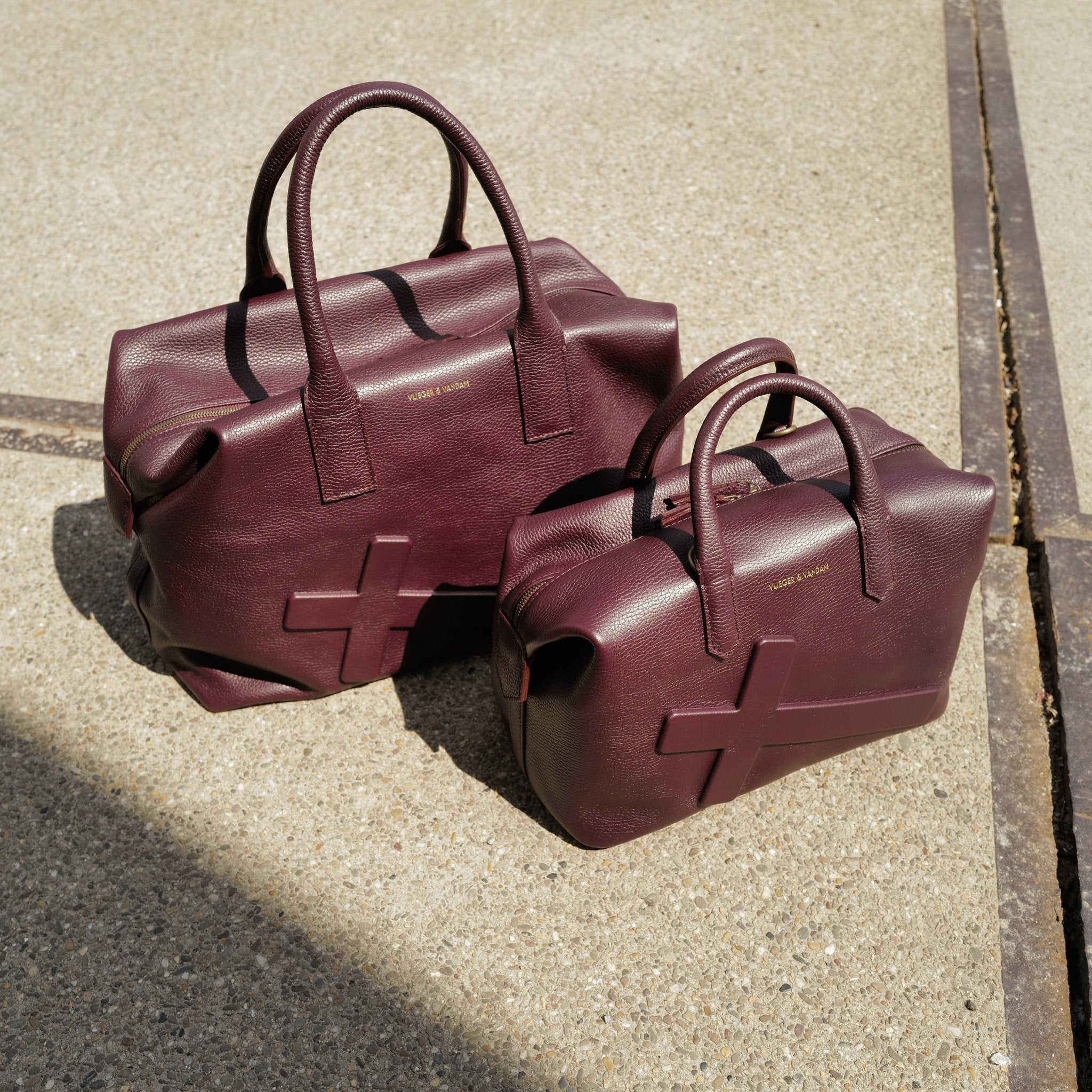 Weekender Crucifix in Burgundy | Vlieger & Vandam