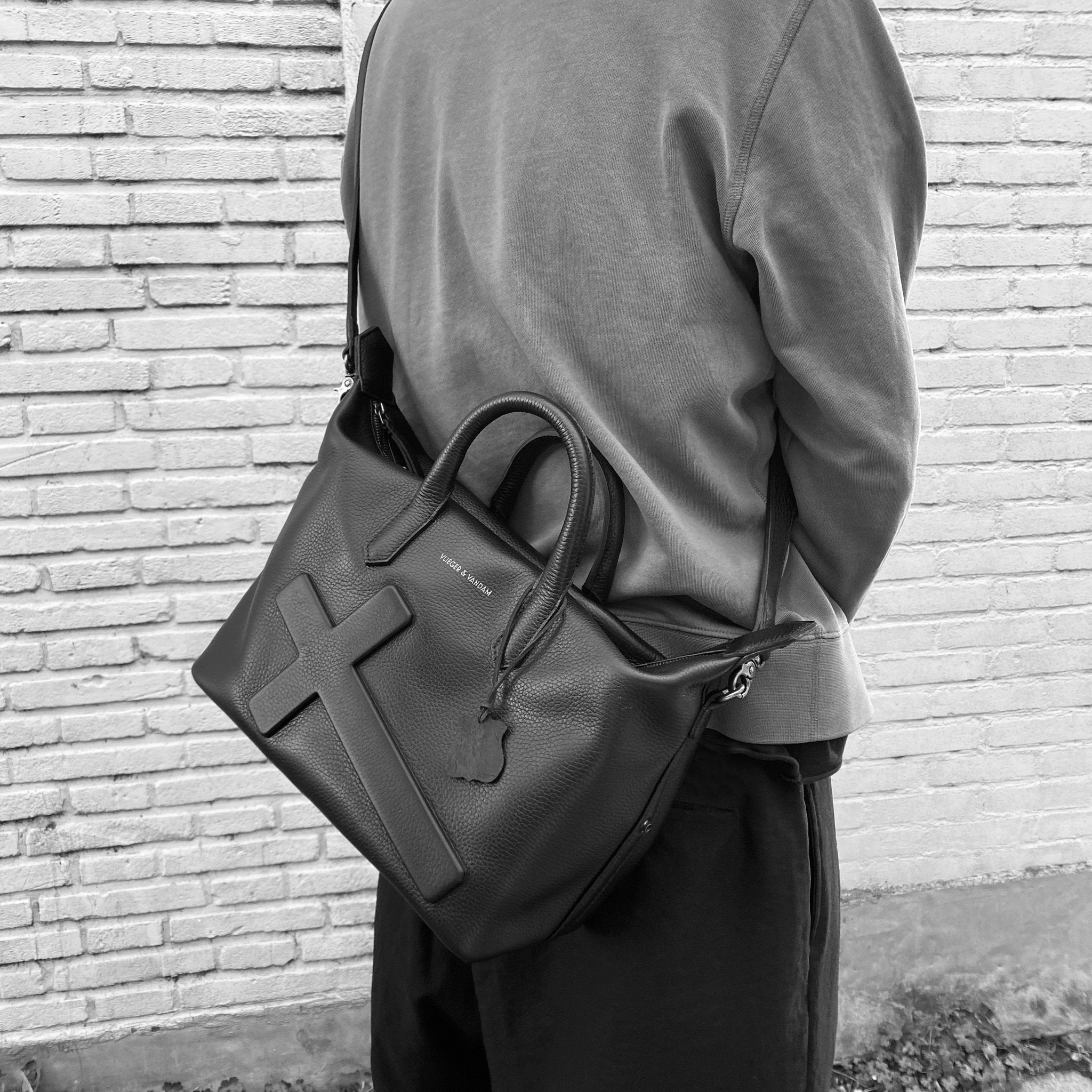 Day Tripper Crucifix - Vlieger & Vandam