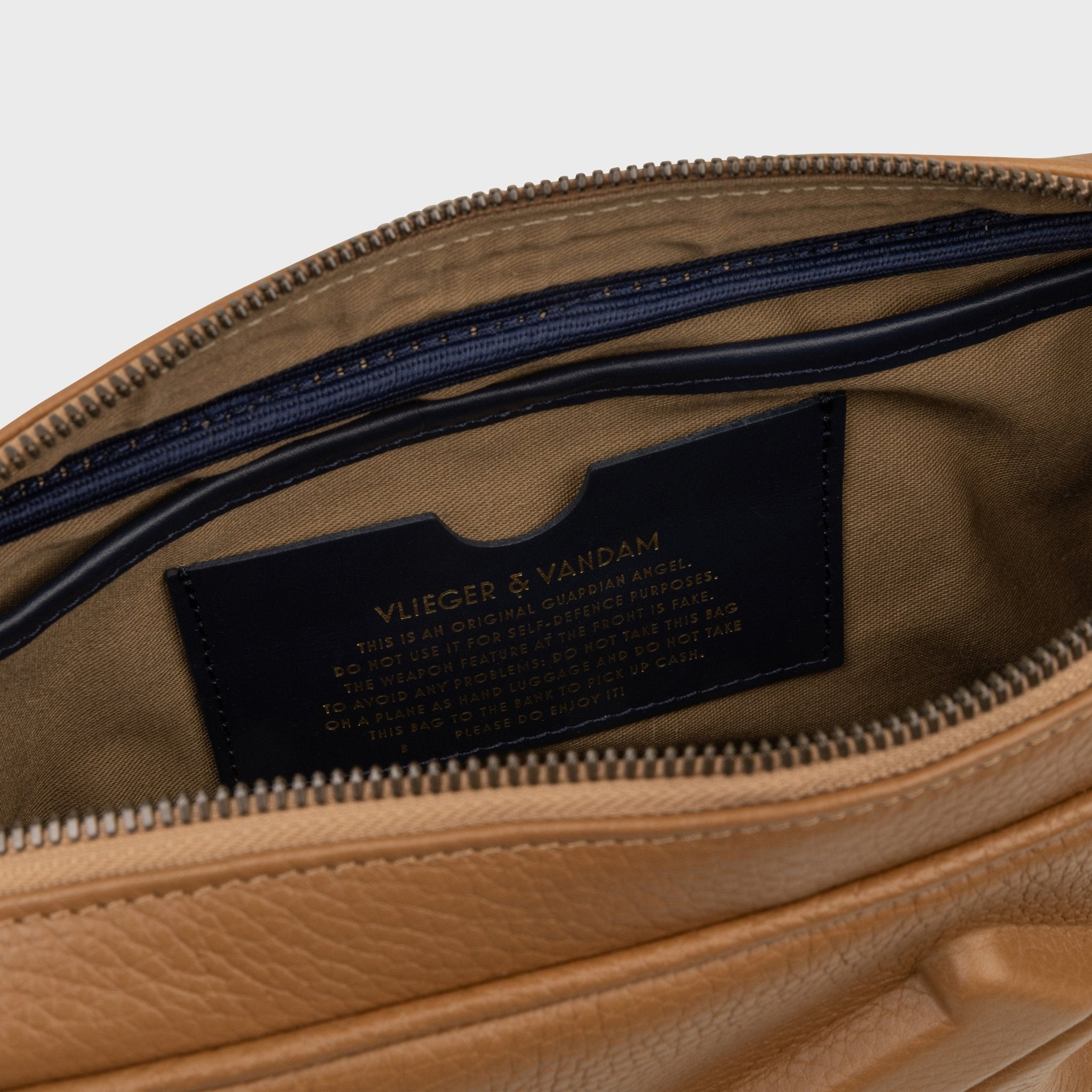 Messenger Bag Gun in Dark Beige | Vlieger & Vandam