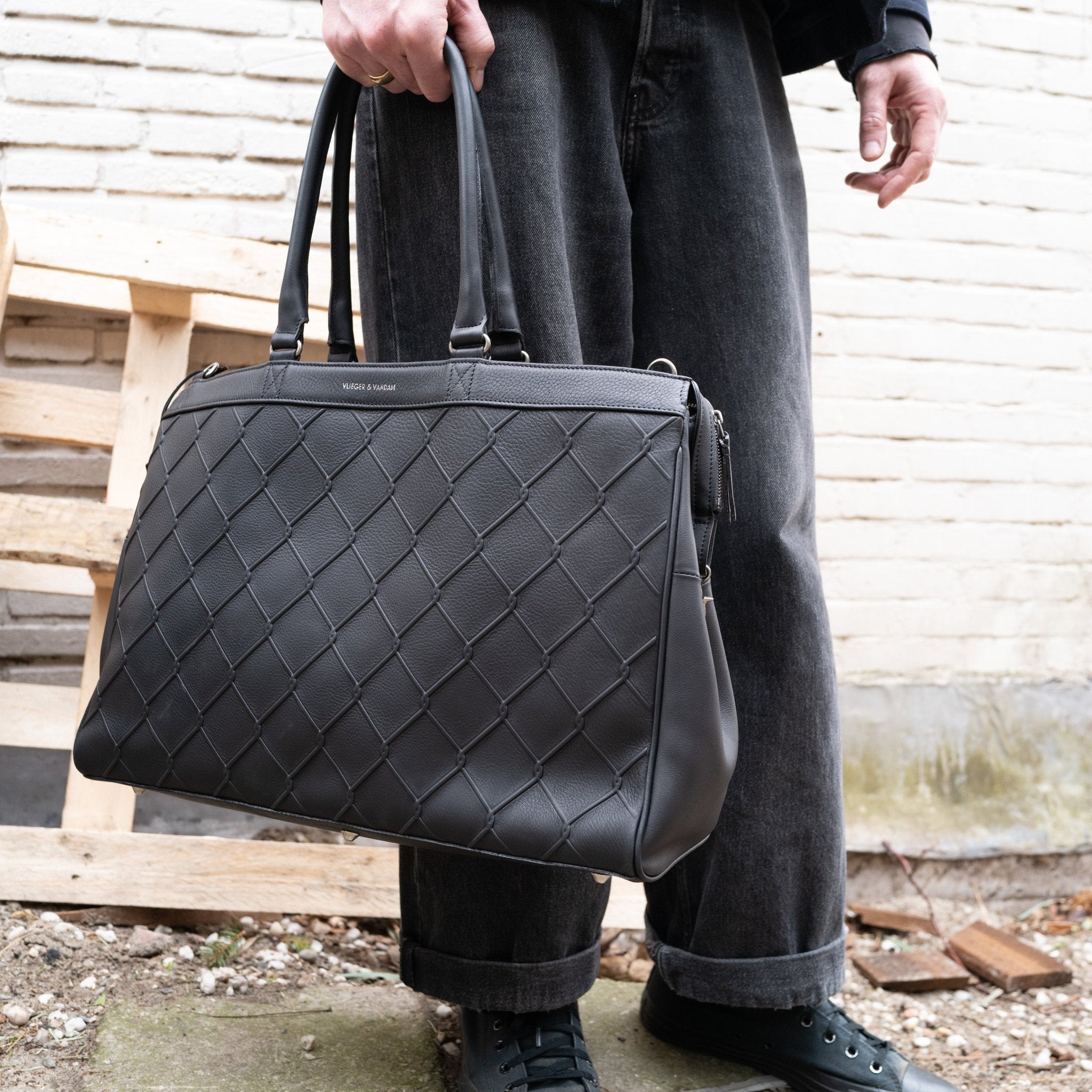 Tote XL Fence in Black - Vlieger & Vandam