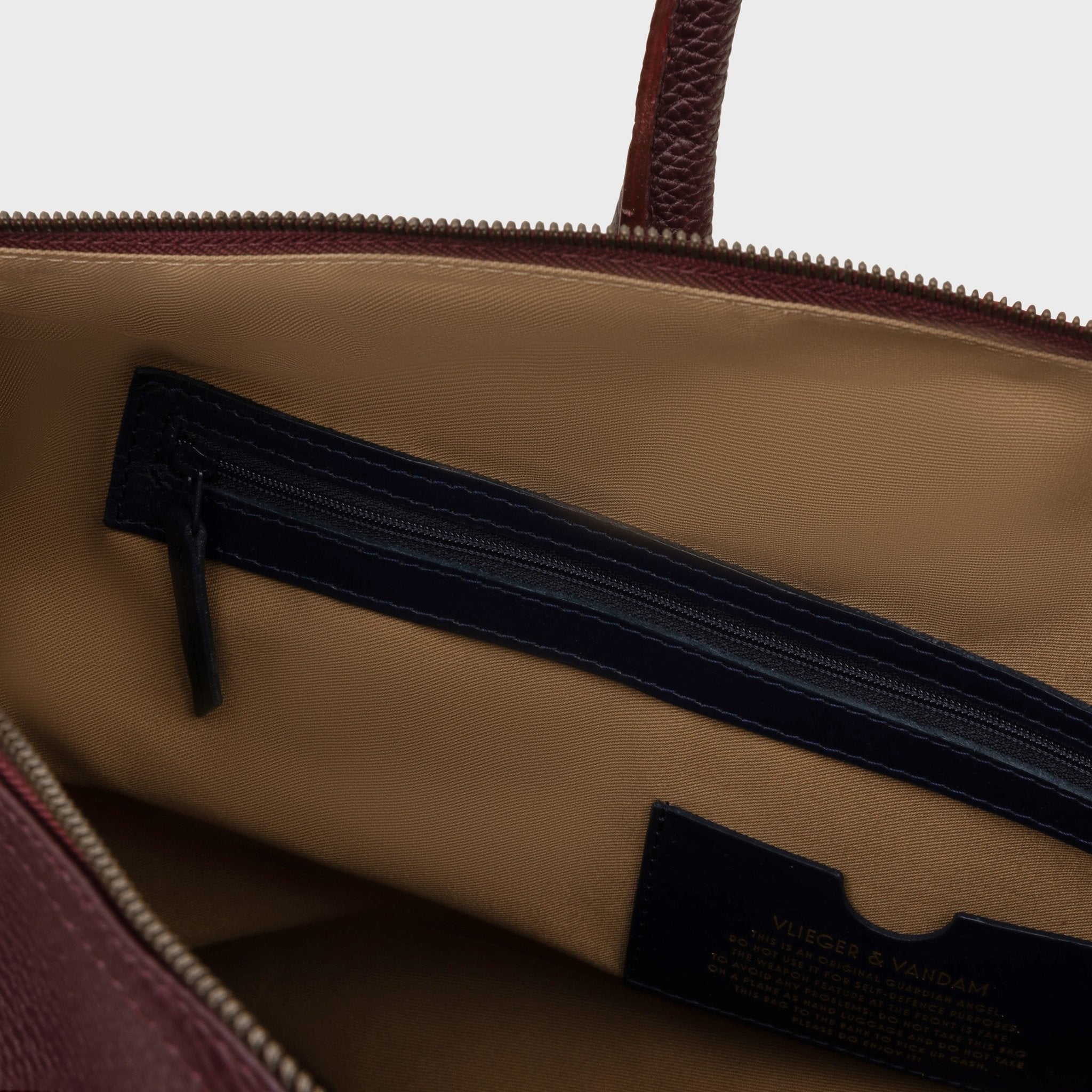 Weekender Crucifix in Burgundy | Vlieger & Vandam