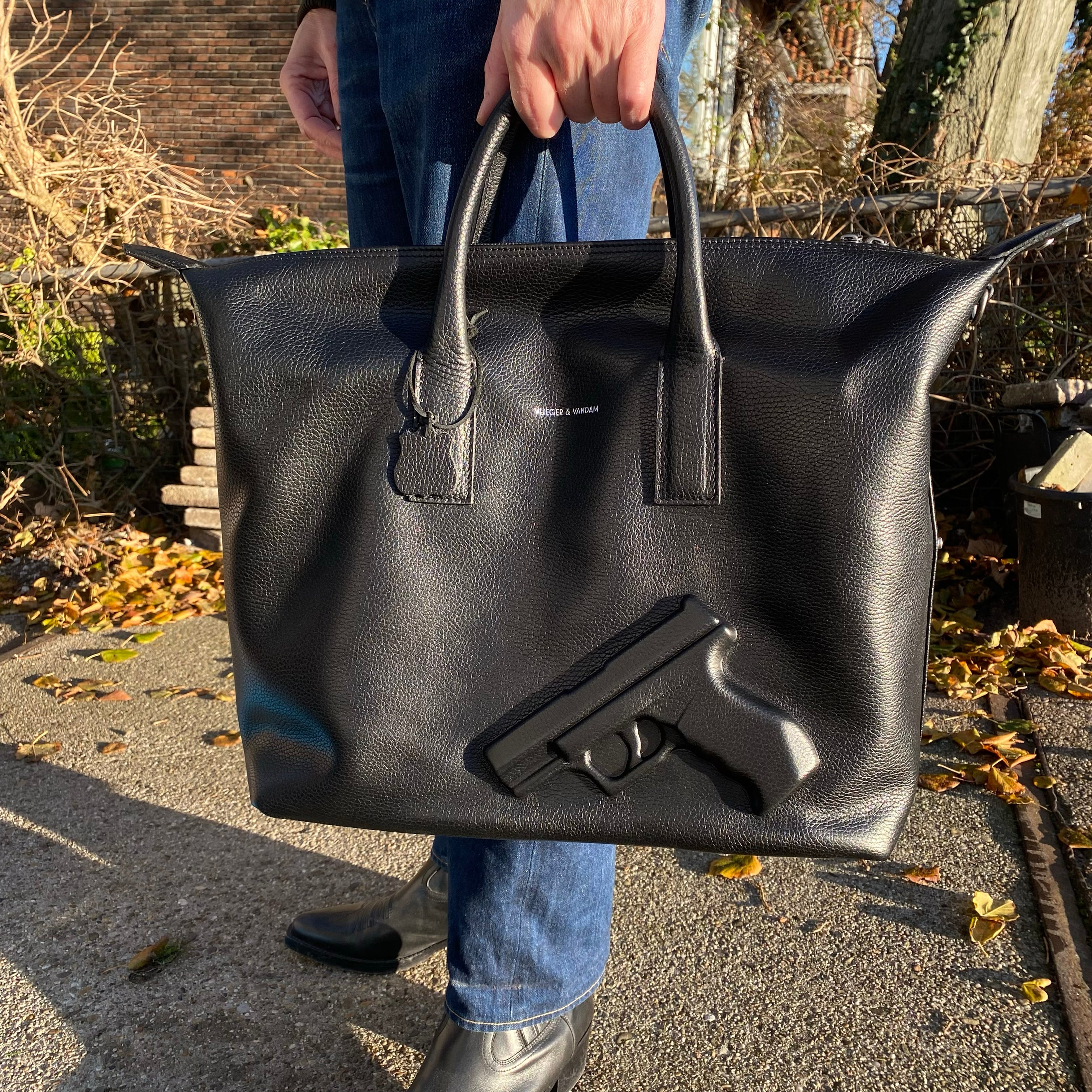 Vlieger & Vandam - Gun Camera Bag Black, embossed leather gun bag