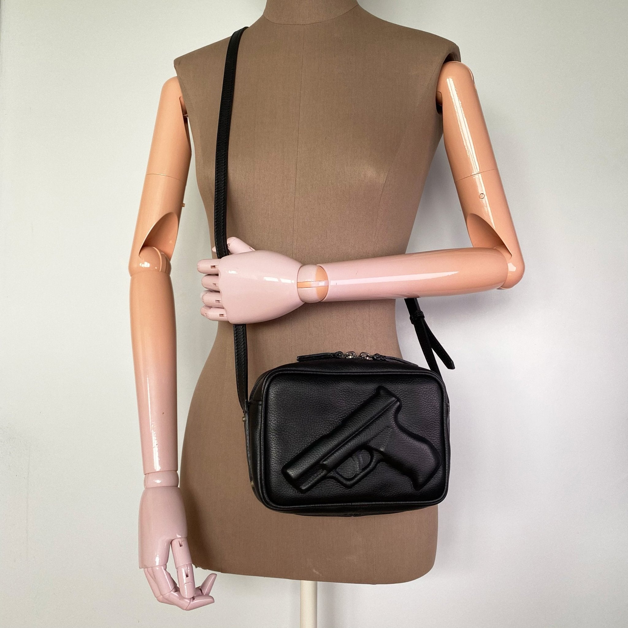 Camera Bag Gun in Black | Vlieger & Vandam