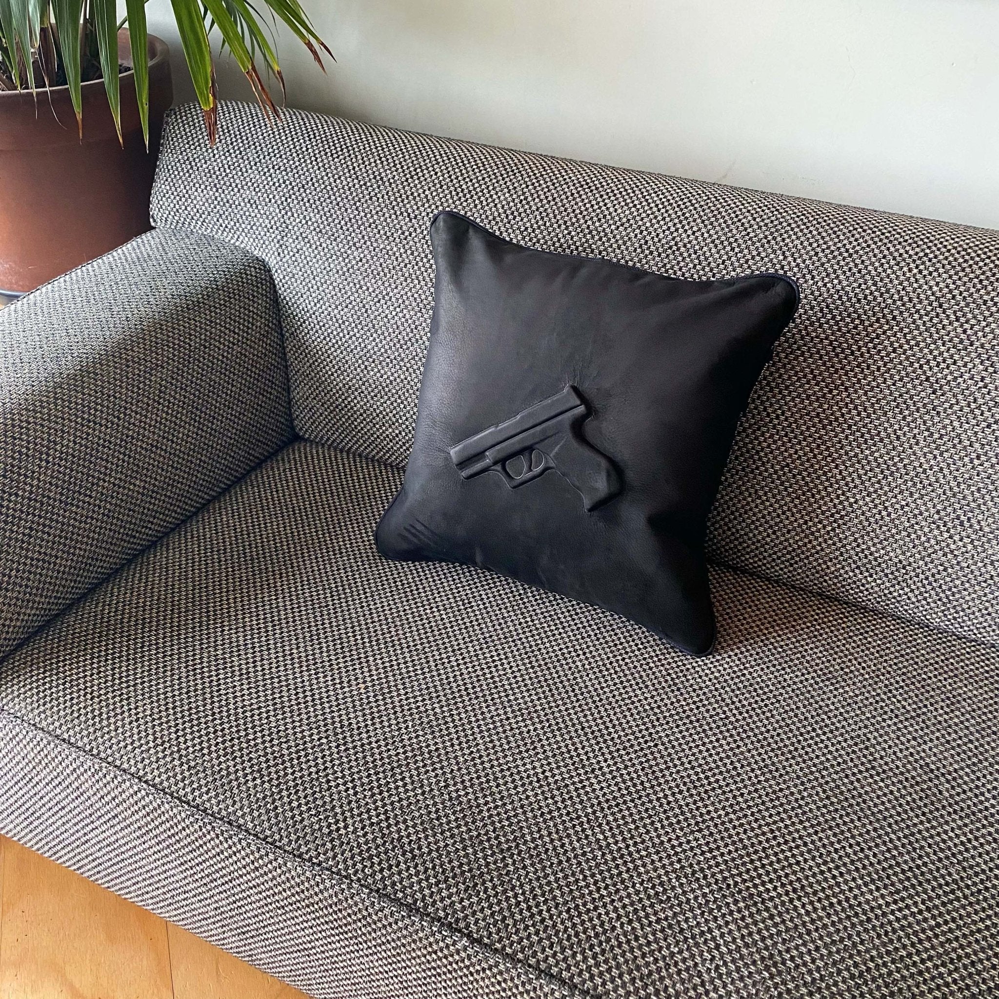 Cushion Gun - Vlieger & Vandam